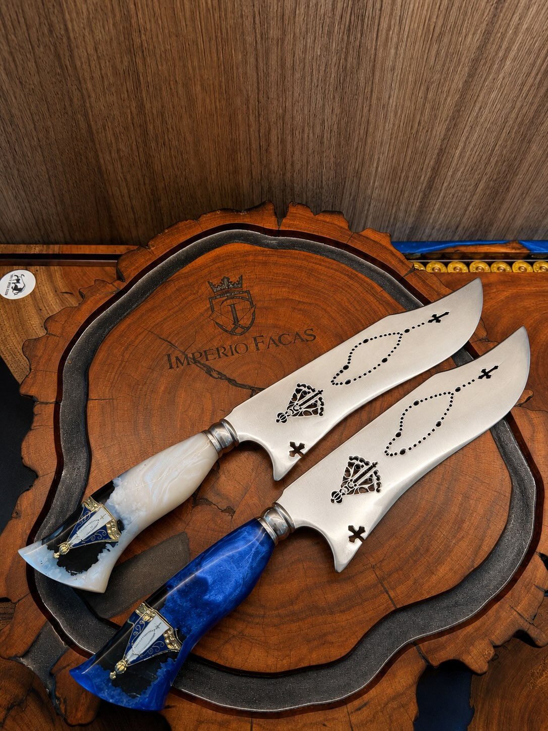 Duas facas artesanais personalizadas da Império Facas
